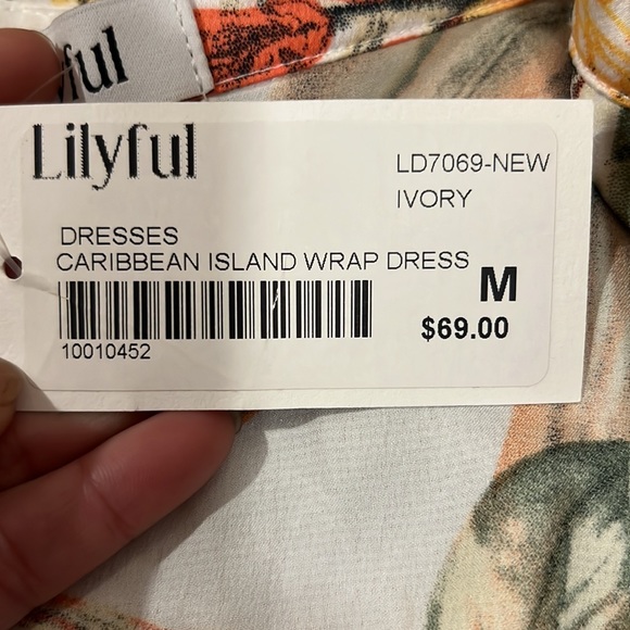 Caribbean Island Wrap Dress - Picture 4 of 4